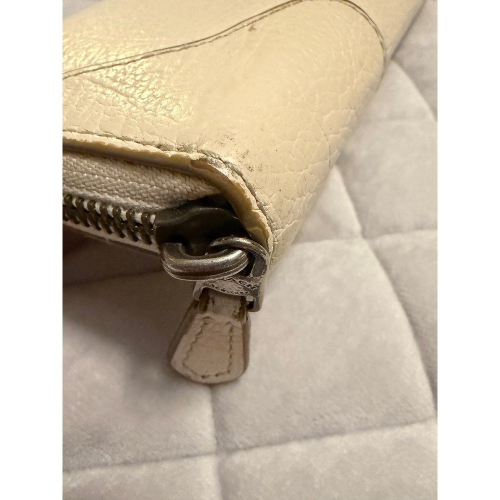 Coach Cream Pebbled Leather Trunk Style Zip Around Wallet - Picture 3 of 15